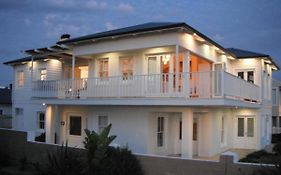 Shore'S Edge Luxury Oceanfront Home